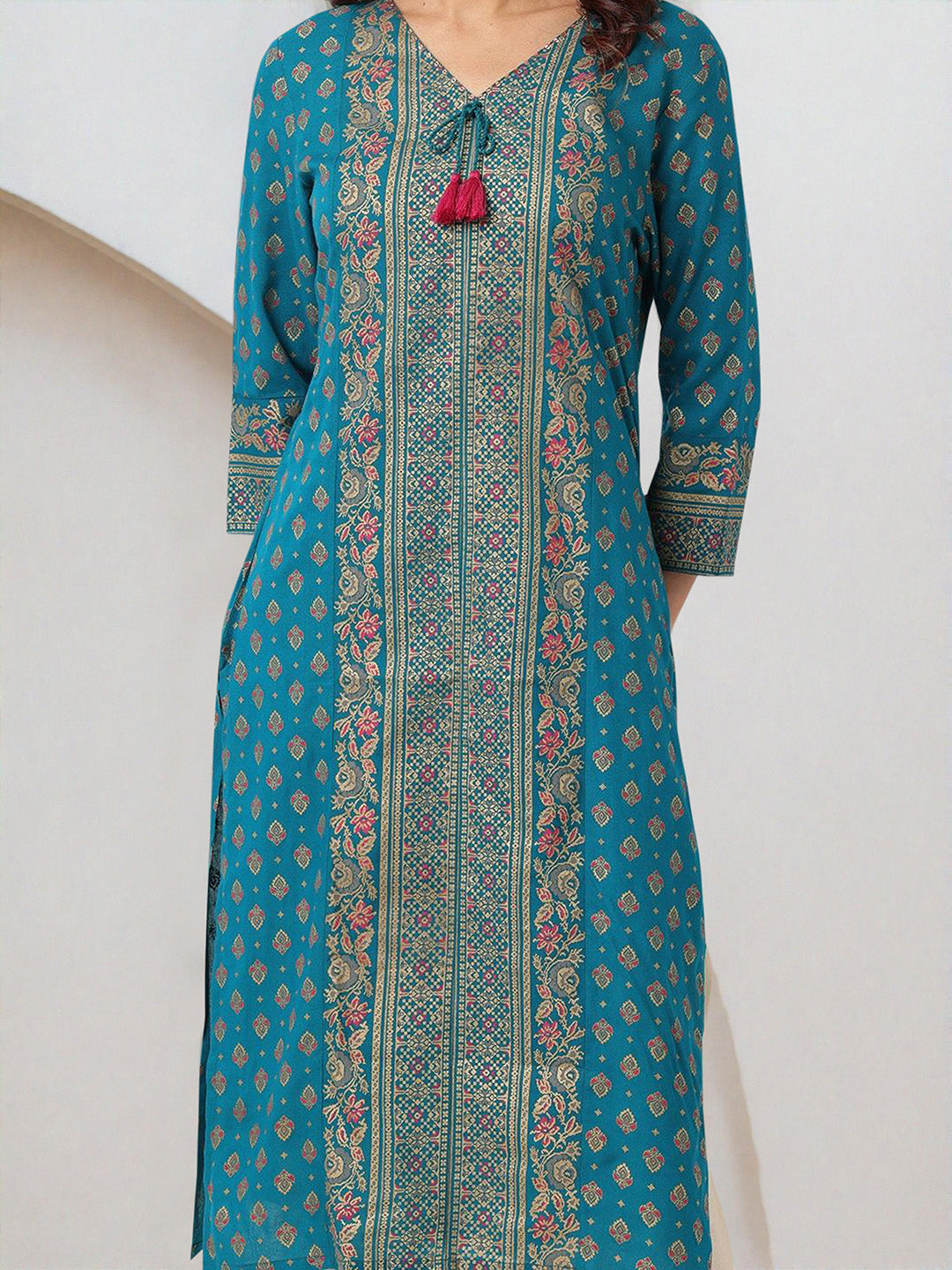 Ishin Women Teal Rayon Kurta