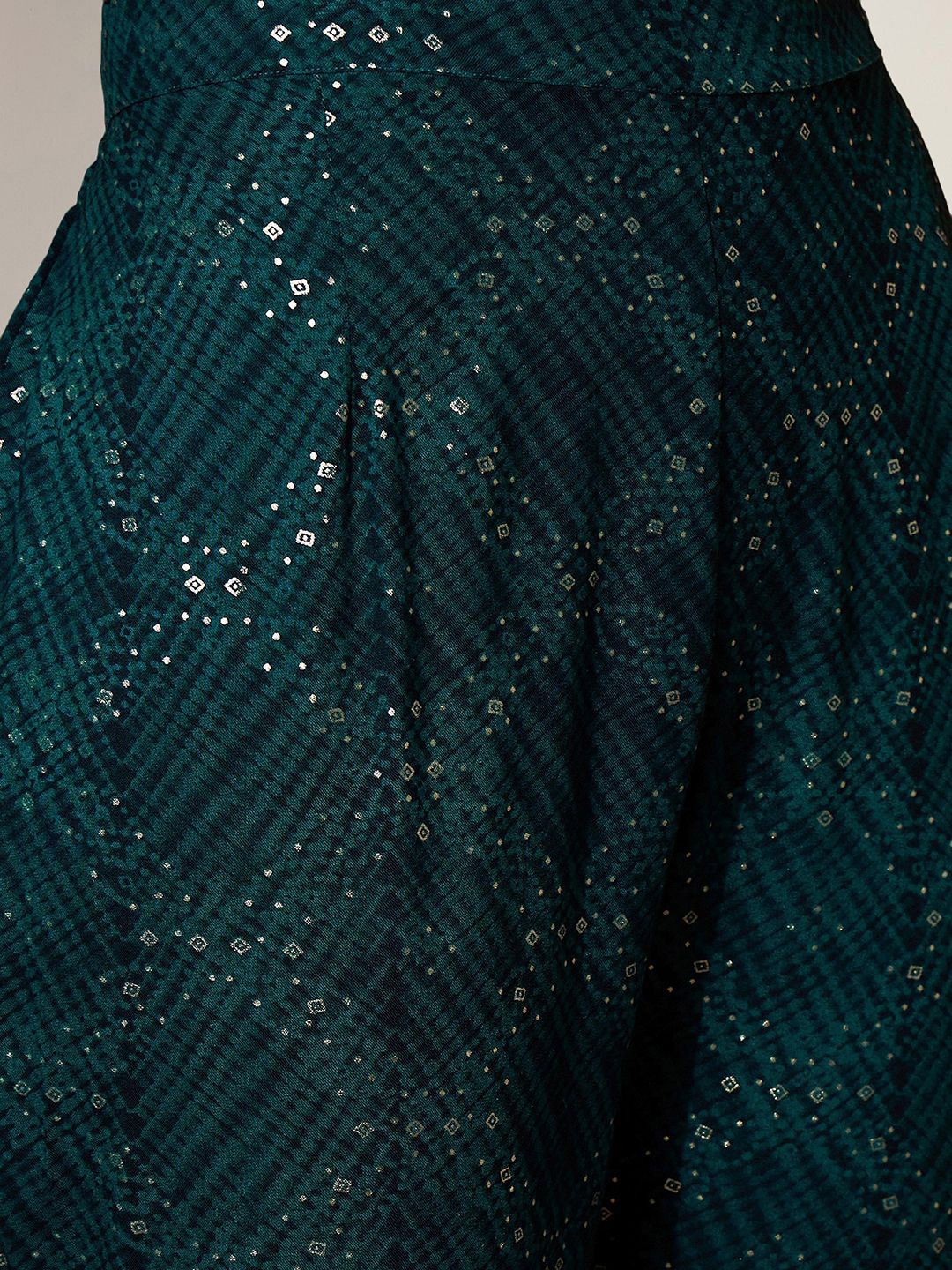 Rich Green Rayon Sequinned Straight Fit Kurta Set With Straight Bottom