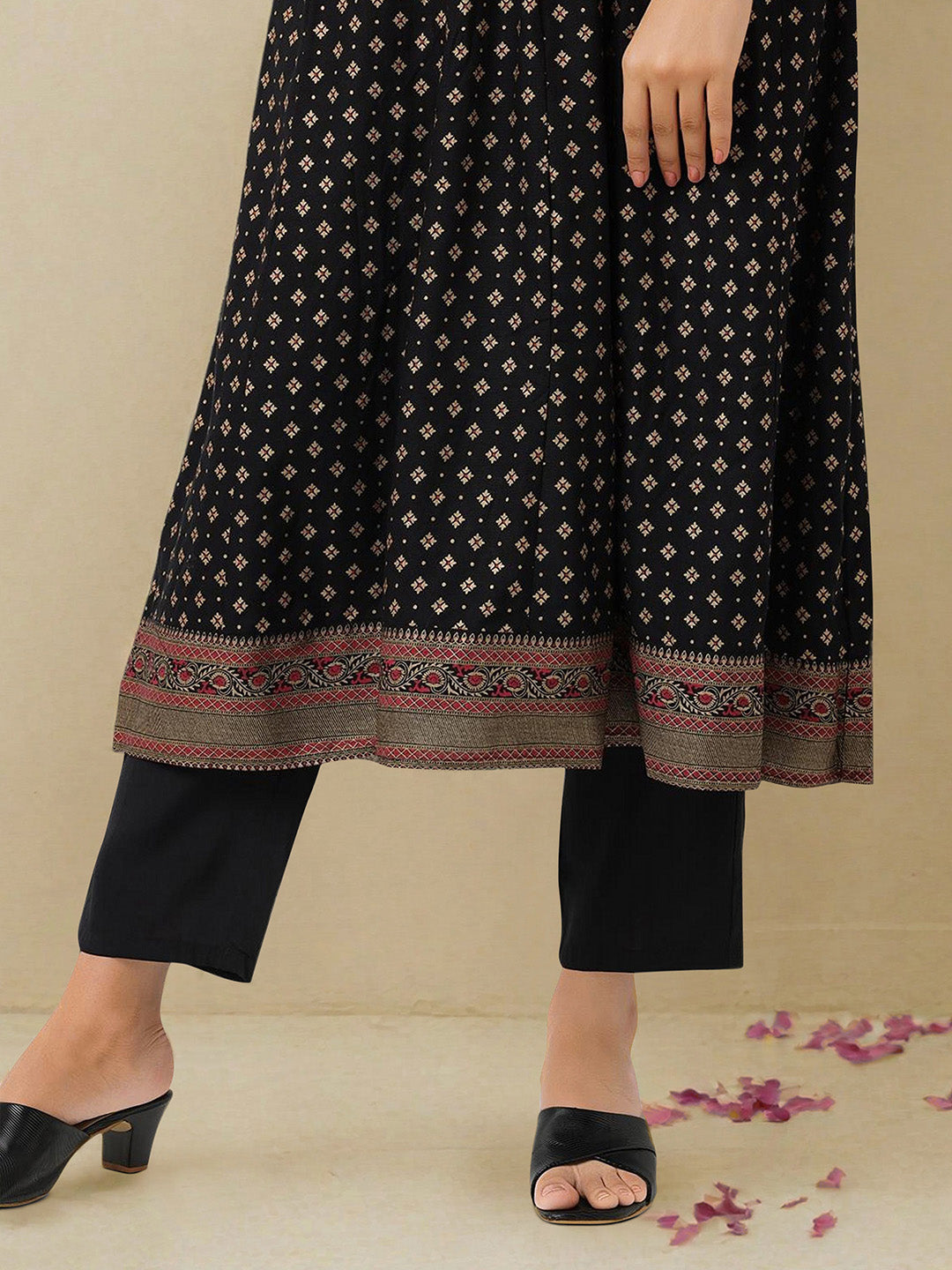 ISHIN Women Black Rayon 2 Pcs Kurta Set