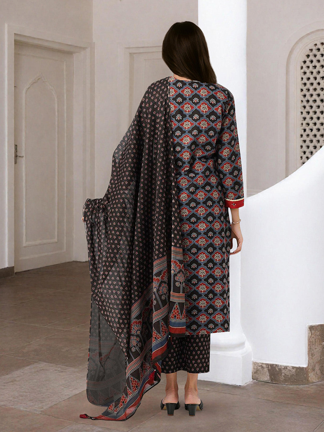 Ishin Women Black Cotton Kurta 3Pcs Sets